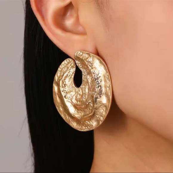 Oversized Textured Gold Statement Earrings β Hoops - Picture 4 of 12